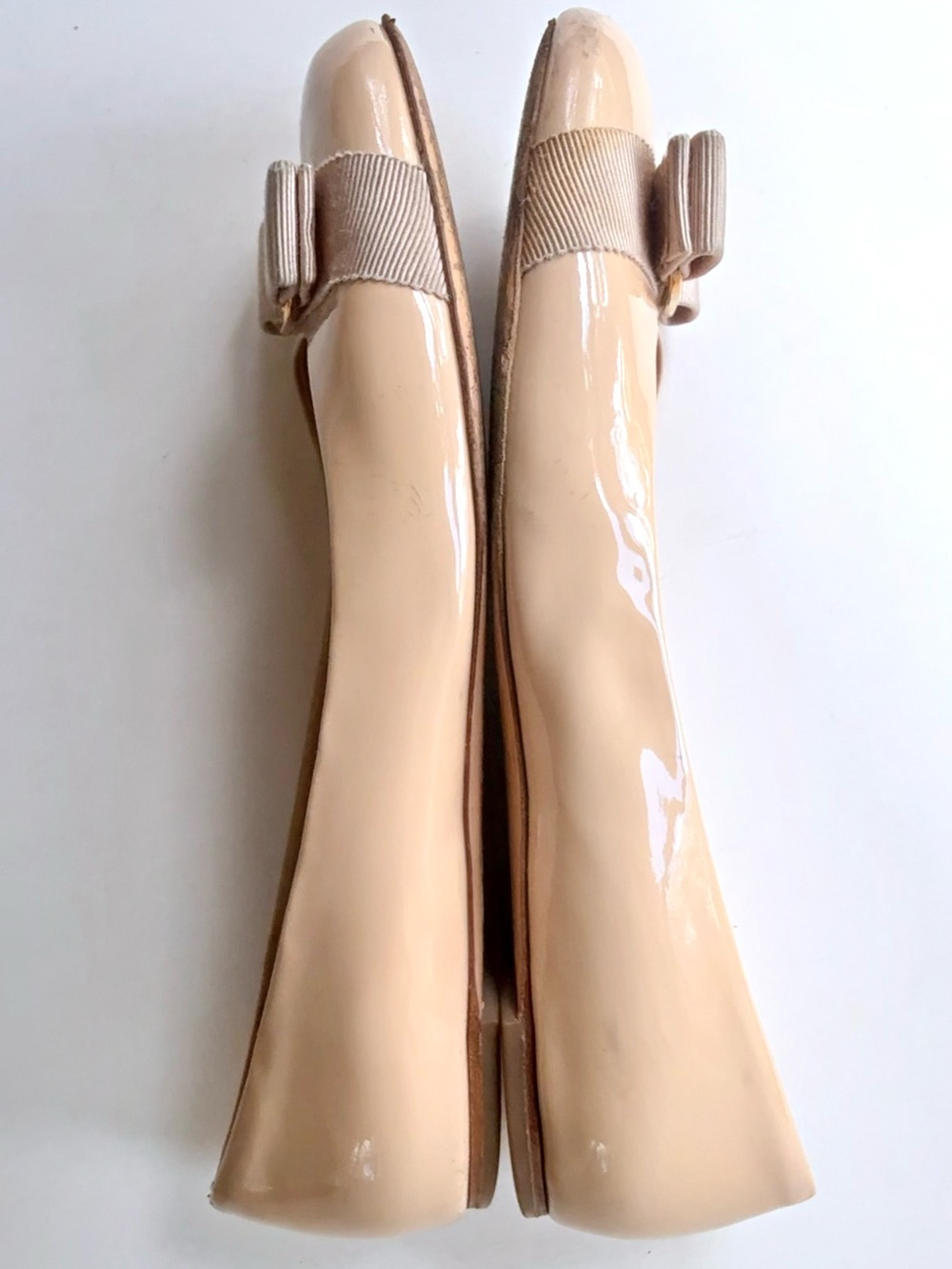 Salvatore Ferragamo Varina Beige Patent Leather Bow Ballet Flats 8.5 - Picture 11 of 16